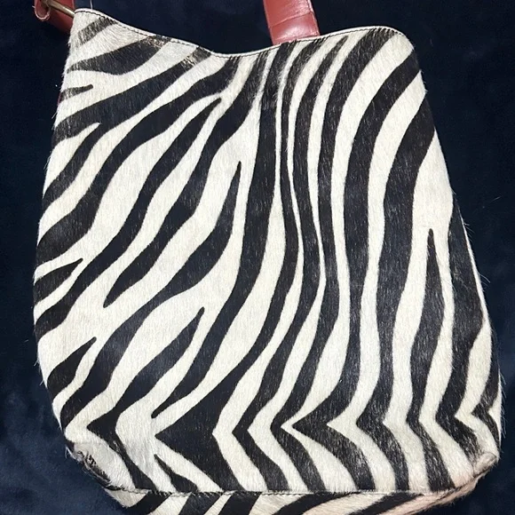 Mauricio Taiuti genuine leather Zebra Print (calf) Women's Bag with Red Accents - Picture 4 of 10